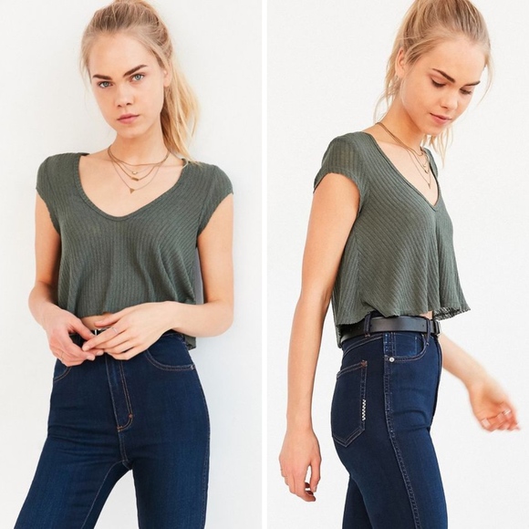 UO // Sweater Knit Swingy Crop Top - Picture 4 of 4